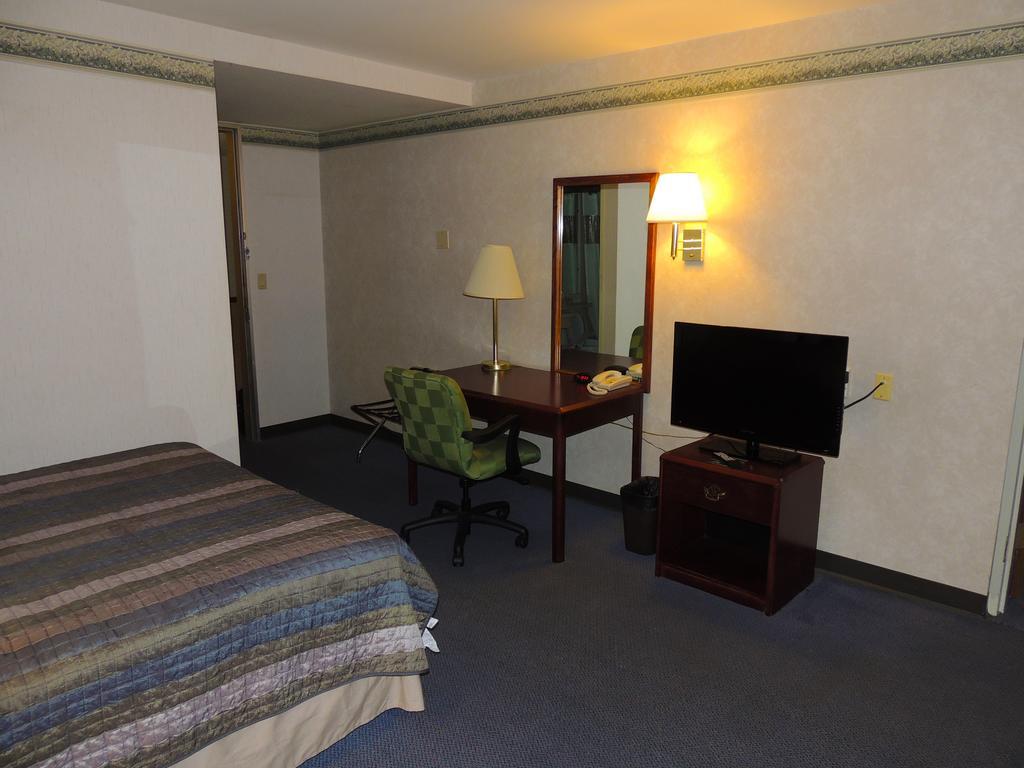 Budget Host Inn & Suites Fertility Pokój zdjęcie