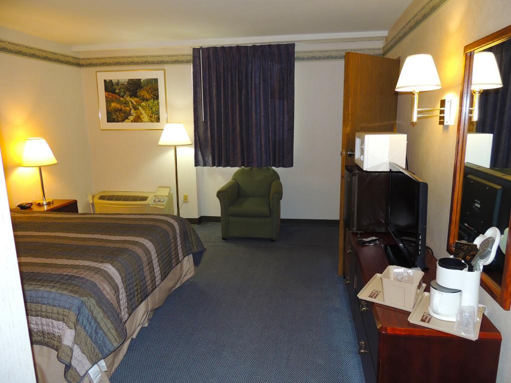 Budget Host Inn & Suites Fertility Pokój zdjęcie