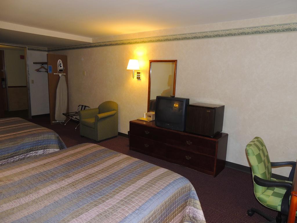 Budget Host Inn & Suites Fertility Pokój zdjęcie